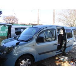 ルノー　ガングー　ドラレコ取付けの画像1