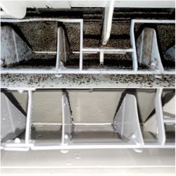 7年放置で「風量ダウン❓」「効きダウン❓」「騒音up❓」エアコンは定期清掃を❗の画像1