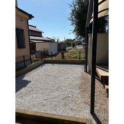 庭木の伐採・抜根｜お清めをしてから作業、防草シートと砂利敷きで雑草対策の画像3