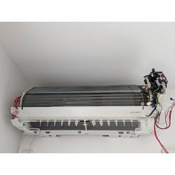 東京都武蔵野市 お掃除機能付きエアコン分解クリーニング パナソニック CS-X637C2の画像2