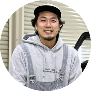 細部まで丁寧にエアブラシでコーティング施工！紫外線・雨・汚れから愛車を守ります！