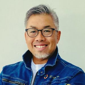 壁を変える　暮らしを変える！お手軽に壁紙リフレッシュ！ 壁に空いた穴も補修可能！