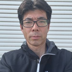 深呼吸したくなる部屋に！　空気触媒塗料による壁紙の塗り替え