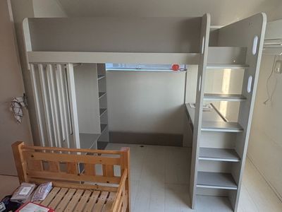 家具の組み立て分解　電動工具を使用して時間を短縮。御利用お待ちしています。