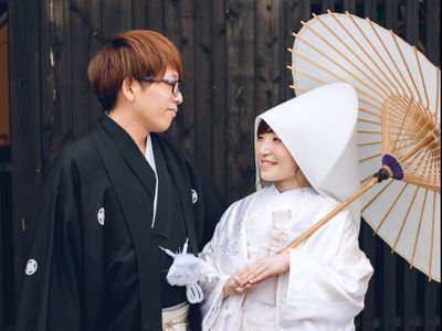 スタジオカメラマンが自然で優しいカップル写真を撮影します♫