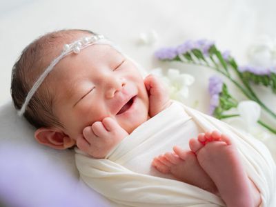 今なら、3,000円割引中！現役助産師による生花で彩るニューボーンフォト撮影♡