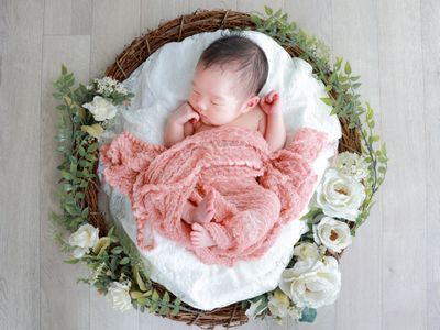 今なら、3,000円割引中！現役助産師による生花で彩るニューボーンフォト撮影♡