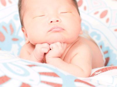 ニューボーンフォトの出張撮影。3日以上先の予約不可