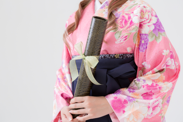 写真で解説 袴の着付けについてまるごと知りたい 着付けの方法や料金について紹介 くらしのマーケットマガジン