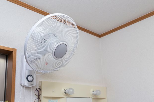 壁掛け扇風機をおしゃれに設置するメリットや注意点3つ - くらしのマーケットマガジン