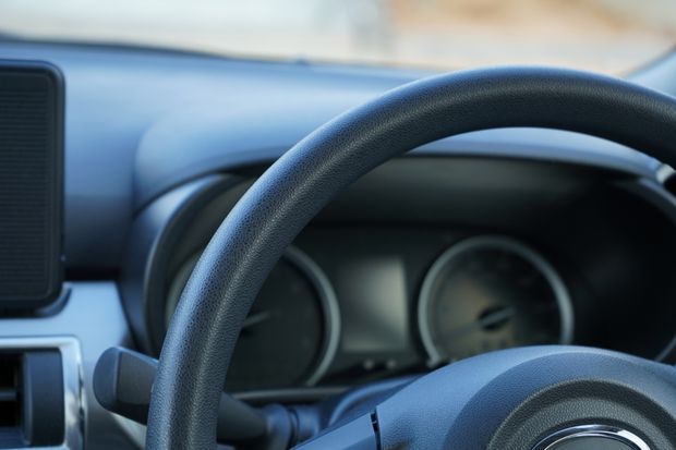 車内のホコリ 花粉の簡単掃除 再付着予防法 便利な掃除道具 くらしのマーケットマガジン 車内のホコリ 花粉の簡単掃除 再付着予防法 便利な掃除道具 くらしのマーケットマガジン