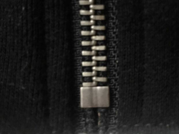 ファスナーが壊れてしまった時の修理方法を紹介 家にあるもので簡単にできます くらしのマーケットマガジン