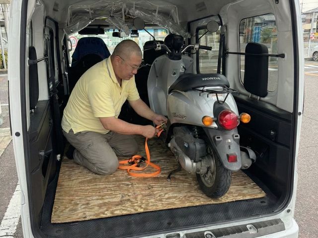 繁忙期も料金据え置き｜小型バイク安心輸送