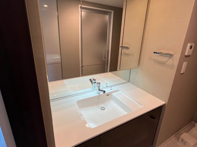 きれいで清潔感のある洗面台に仕上げます！