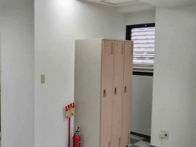 壁紙を張替えずコストダウン！空間をリフォームするクロス塗装★　御見積無料