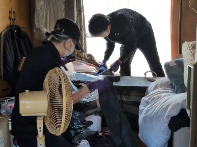 【遺品整理の専門業者】遺品整理士が一つひとつ確認し丁寧に対応いたしますサービスの画像