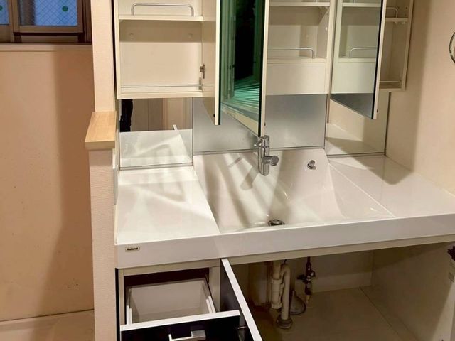 洗面ボウルの黒ずみ・蛇口の水垢など、頑固な汚れを取り除きます！