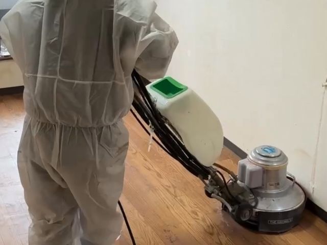 【ポリッシャー導入店‼】事務所、病院から飲食店まで幅広く対応いたします!!