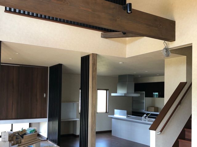 張り替えより安い。施工により、防カビ・抗菌・脱臭効果