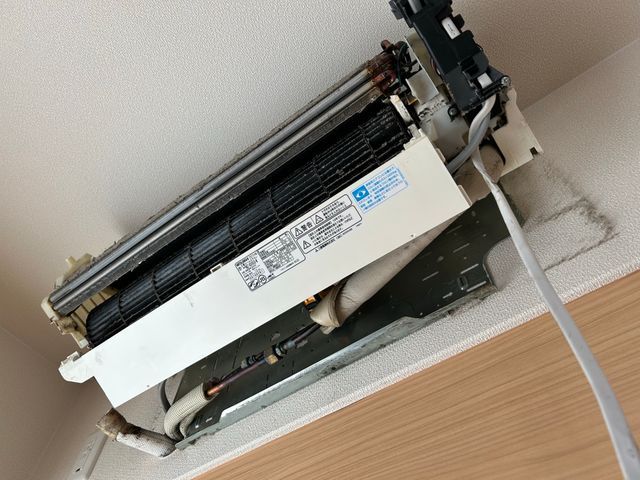 ☆エアコン修理☆水漏れや送風しか出ないなど迅速に原因追求し的確に修理致します！！