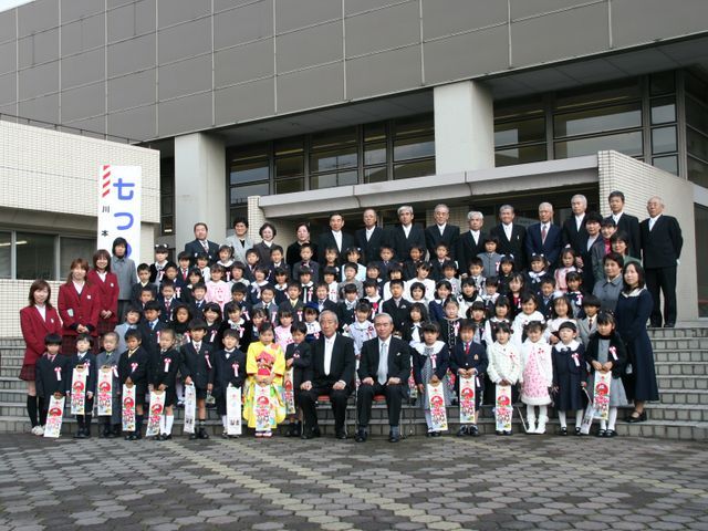 家族の大切な節目をふんわり優しく。自然体の笑顔を引き出す七五三写真。