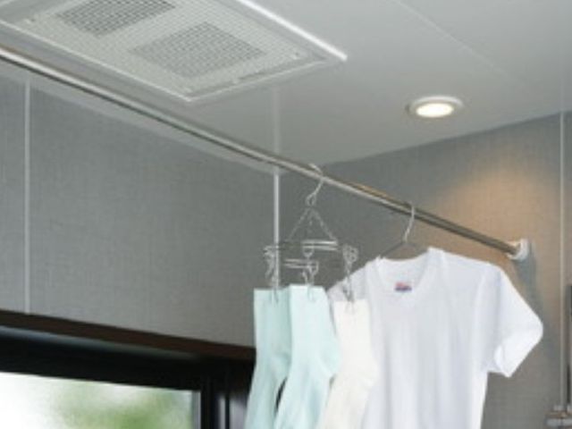 室内ランドリーパイプ取り付け