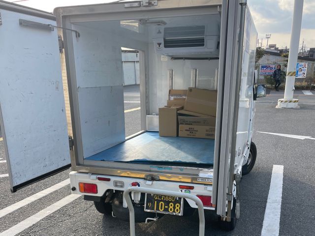 軽トラックでの引取りになります。エアコン、洗濯機等お気軽に。家電製品を主に引取り