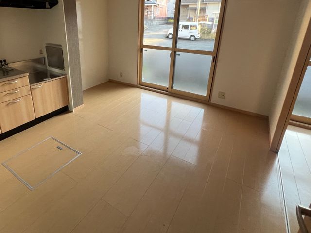 お客様のお力になります！経験と知識を活かしてどんな床の汚れもピカピカにします！