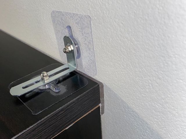 家具の固定・耐震補強・転倒防止対策全てお任せ下さい！