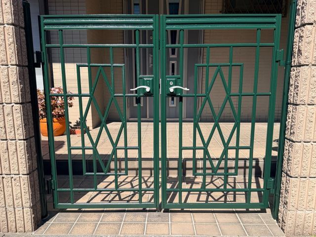 ☆門扉　鉄骨塗りはお任せ☆東京板橋区のまちのペンキ屋さん