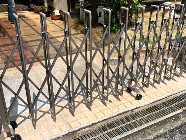 カーゲート設置工事（跳ね上げ手動・伸縮式）