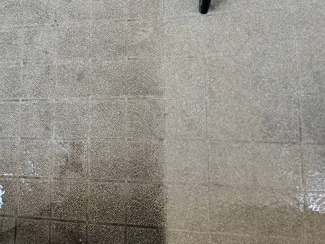 高圧洗浄で駐車場、お家を美しく蘇らせます。