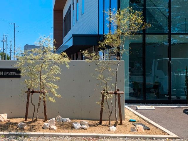 創業100年以上の信頼と実績！安全第一でお庭を美しく整えます