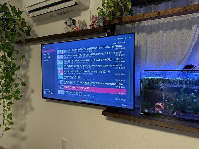 リビング床スッキリお掃除楽々！壁掛けTVその他付属品の取付もご相談ください。