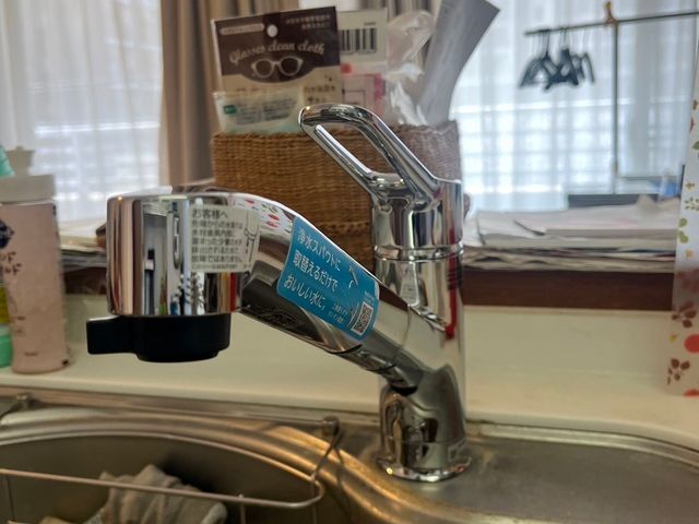 当店では、キッチン・洗面所・浴室など各種蛇口の交換を経験豊富なスタッフが行います