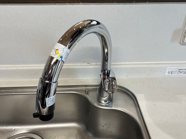 当店では、キッチン・洗面所・浴室など各種蛇口の交換を経験豊富なスタッフが行います