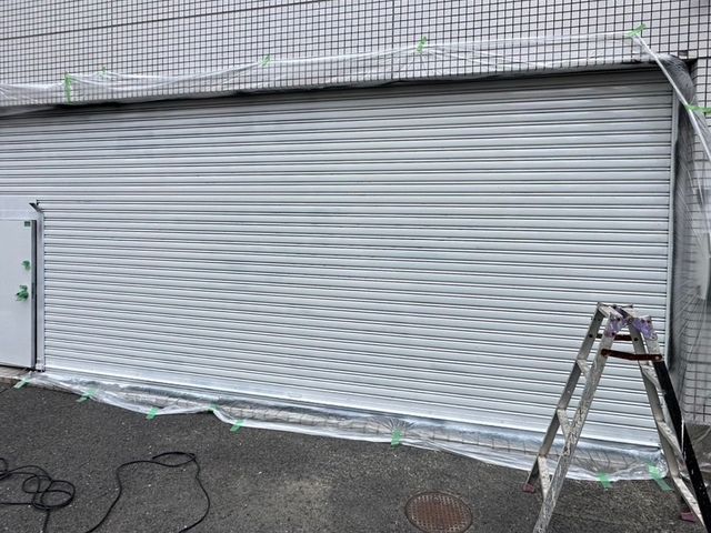 色褪せたシャッターも綺麗にします！