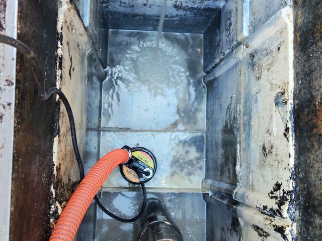 グリストラップの清掃