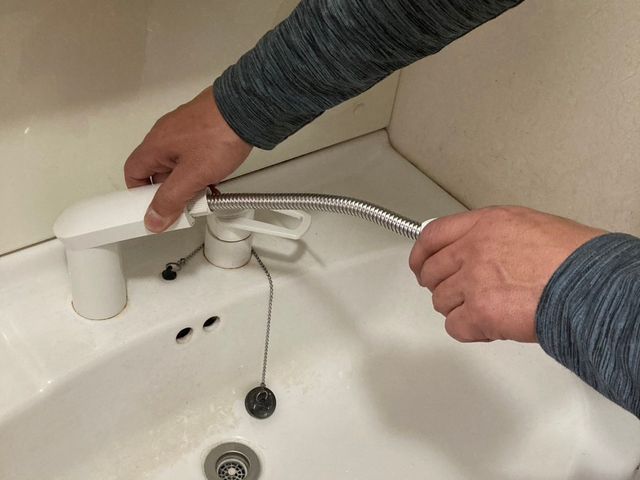 《洗面所の水栓蛇口交換》はお任せ下さい！　経験と知識をいかして迅速に対応致します