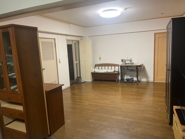 壁紙張替/壁紙の上から剥がせる壁紙/壁紙の上から塗れる塗装サービスの画像