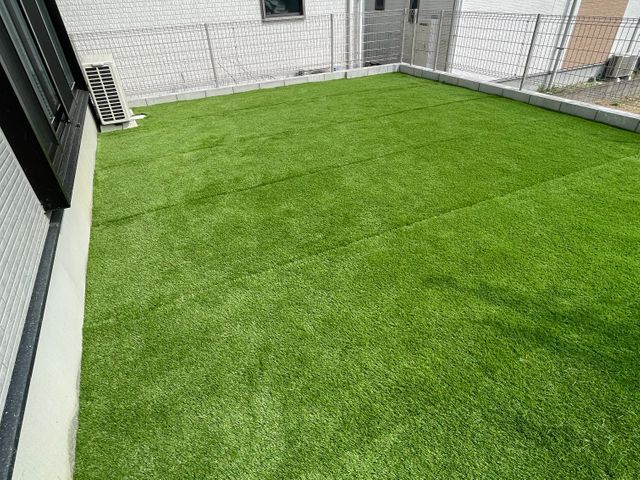 人工芝でお庭を明るく綺麗に☆