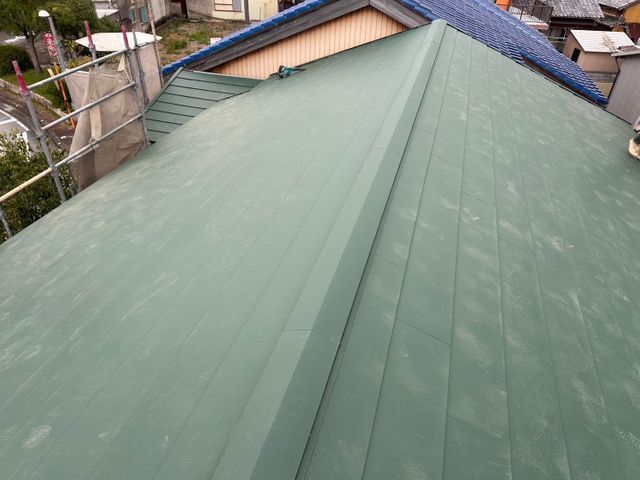 ガルバニウム板金断熱材入りででお家長持ち夏は涼しく冬は暖かく