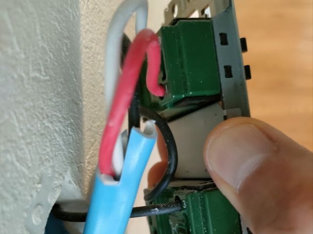 コンセントやスイッチ交換作業、まずはお問い合わせください。サービスの画像
