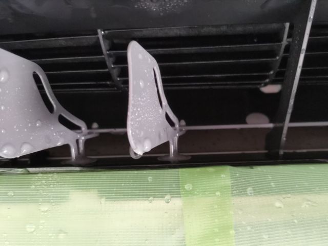 基本的な分解洗浄で見えない場所のカビもしっかり落とします！