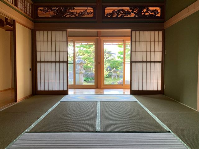 安心安全国産い草100%、プロの技術で心を込めて新品たたみに張替ます。