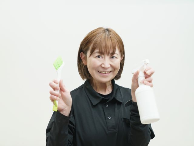 【墓地清掃士が対応】女性オーナーのお墓参り代行｜心を込めて丁寧に