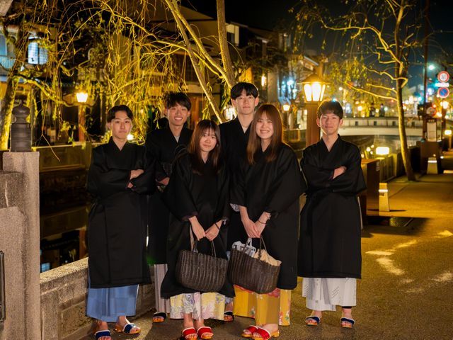 会社行事や同窓会もOK、集合写真と歓談スナップをバランスよく撮影