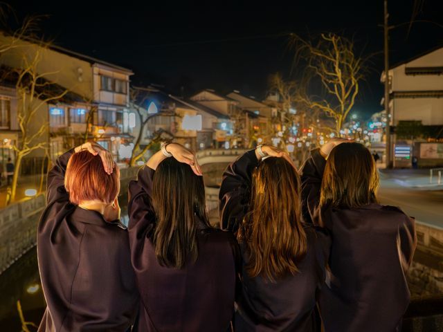 会社行事や同窓会もOK、集合写真と歓談スナップをバランスよく撮影