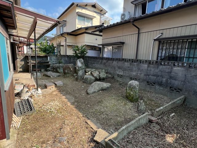 草抜き、除草さぎプロの技術でご満足いただけるように心を込めて作業いたします