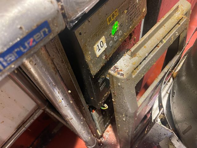 追加料金なしの安心施工　　　　　　　　　　　粘着トラップ・薬剤　込みで徹底駆除